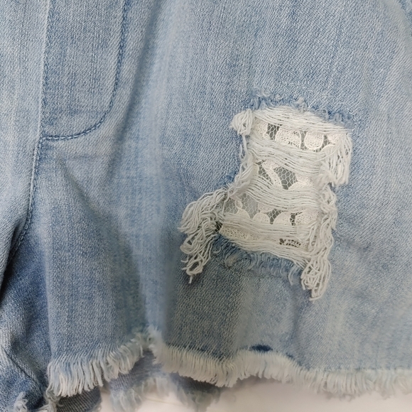 Aerie distressed lace insert pull on shorts size XS - Picture 3 of 9